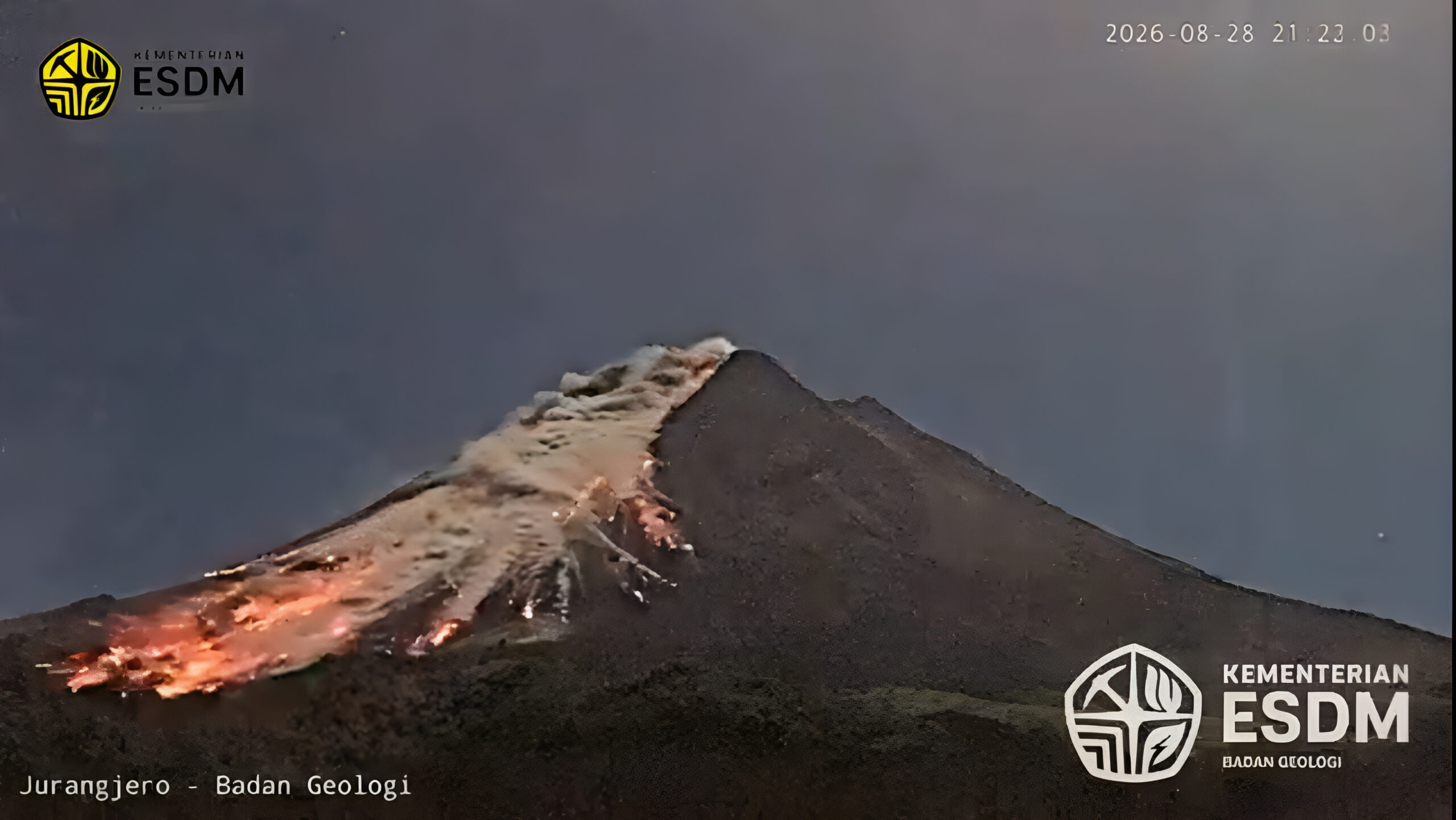 Gunung Merapi Luncurkan Awan Panas Guguran Sejauh 2 Kilometer, Status Tetap Siaga