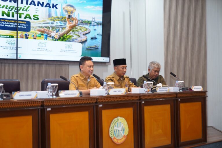 "Bapperida Kota Pontianak membuka peluang penyerapan gagasan komunitas lokal untuk diintegrasikan ke dalam dokumen perencanaan pembangunan daerah."