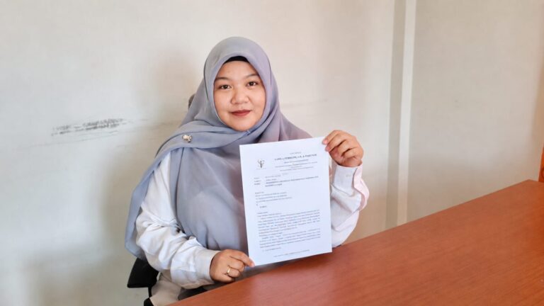 "Ayah di Sambas dilaporkan ke Polres Sambas atas dugaan kekerasan seksual terhadap anak kandung di bawah umur saat jadwal giliran pengasuhan."