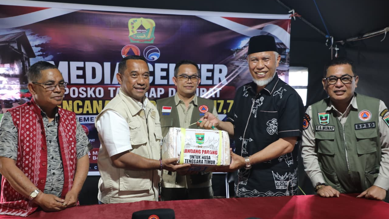 2,2 Ton Rendang dari Pemprov Sumatera Barat Disalurkan untuk Penanganan Gempa NTT M7.7
