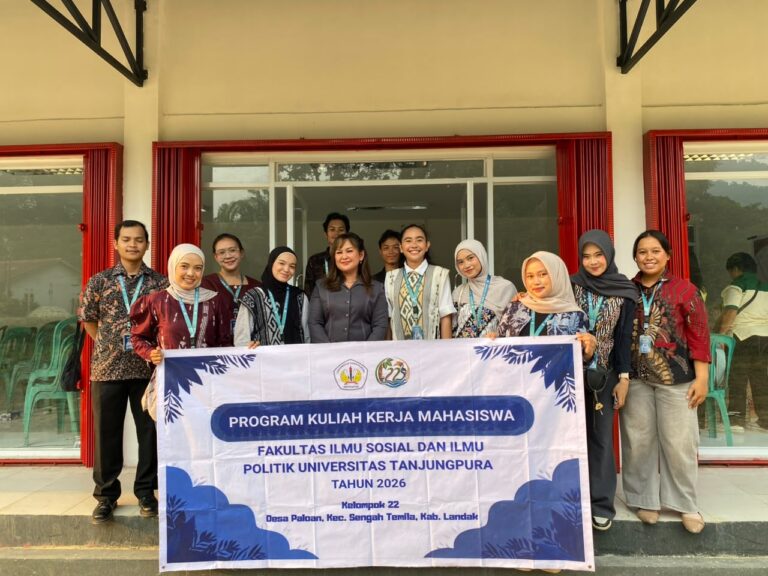 "Hadapi tekanan ekonomi, lonjakan harga, dan masalah judi, 300 perempuan di Desa Paloan Landak dibekali pelatihan literasi keuangan oleh Pemkab dan mitra."
