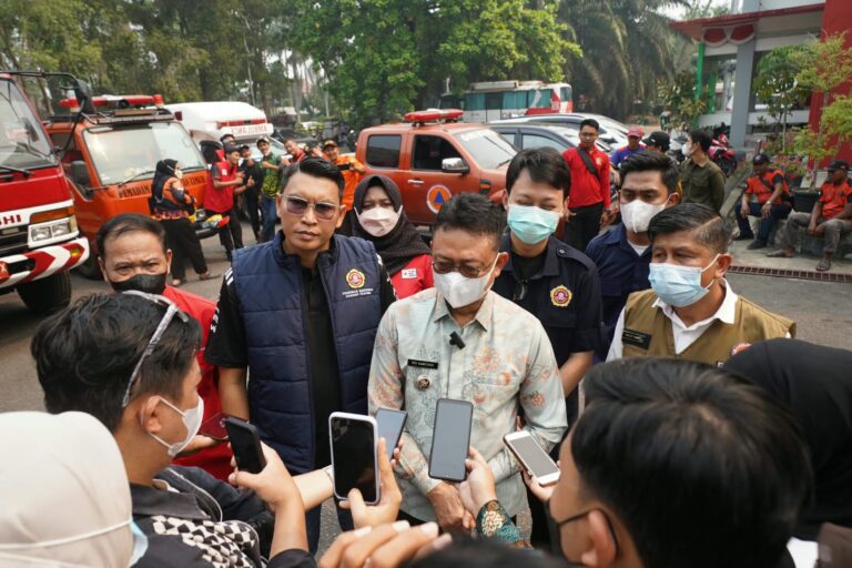 "Pemkot Pontianak berlakukan pembelajaran daring bagi siswa PAUD hingga SMP mulai 24 Agustus 2026 akibat kabut asap karhutla dan kualitas udara memburuk."