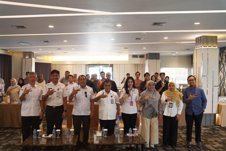 "Sebanyak 16 tim desainer lokal ikuti workshop perancangan logo Hari Jadi ke-255 Pontianak, Disporapar dorong karya representasikan karakter kota."