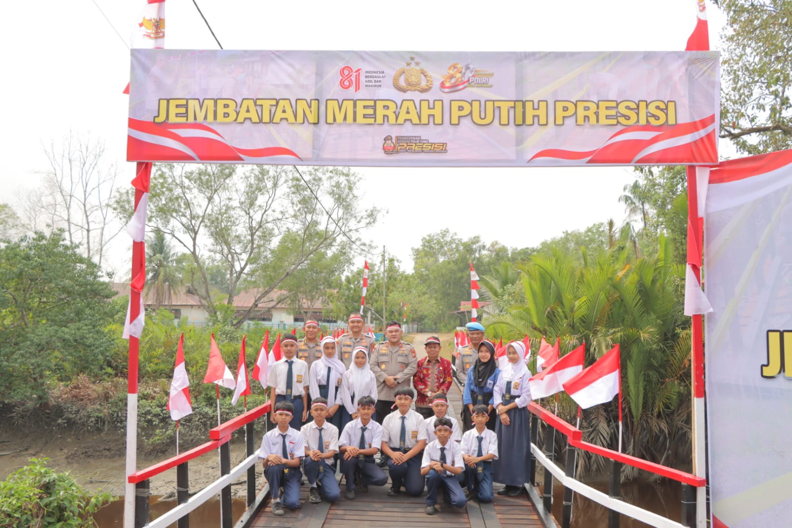 Jembatan Merah Putih Presisi Diresmikan di Muara Pawan, Pangkas Waktu Tempuh Siswa dan Warga