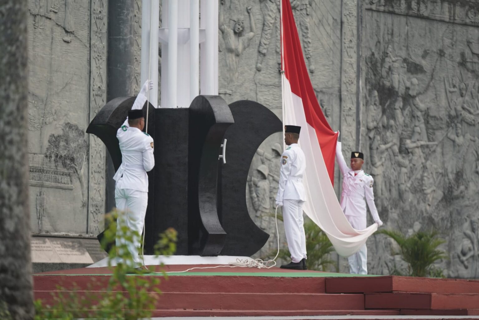 Kabut Asap Tak Padamkan Semarak HUT ke-81 RI di Pontianak