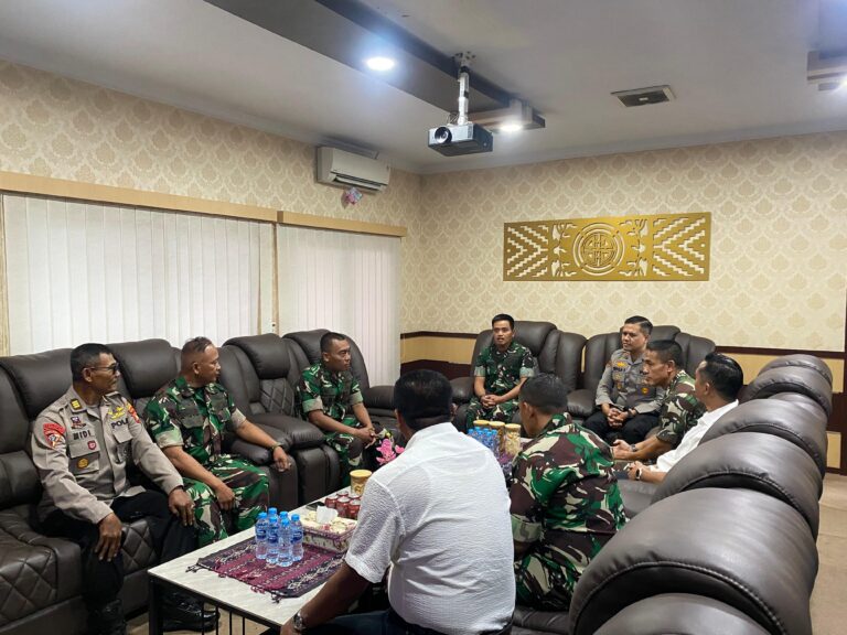 "Polres Kubu Raya dan Kodim 1207/Pontianak memperkuat sinergi penanganan karhutla dan patroli lahan gambut di Kabupaten Kubu Raya."