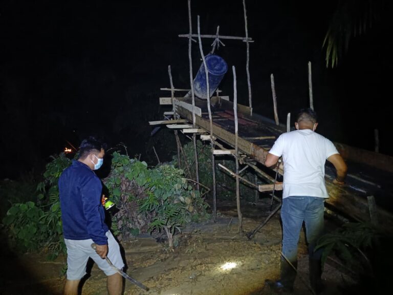 "Polsek Simpang Hulu tertibkan aktivitas tambang emas ilegal (PETI) di Desa Semandang Hulu Ketapang usai aliran sungai keruh dan sita mesin tambang."