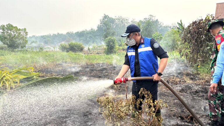 "KLH resmikan kantor Daops Brigade Karla pertama di Kubu Raya Kalbar. Fasilitas ini jadi markas komando cegah karhutla hadapi kemarau panjang El Nino."