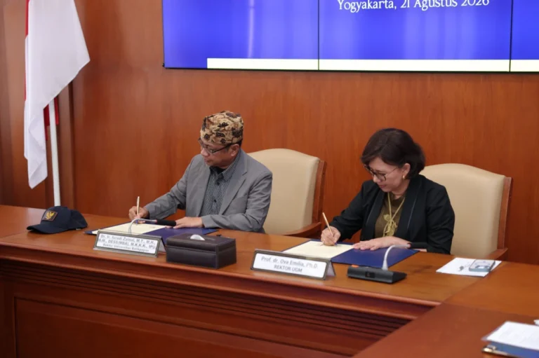 "UGM dan Universitas Balikpapan resmi perpanjang kerja sama 5 tahun, fokus pada riset mitigasi perubahan iklim forest city IKN dan penguatan kampus lokal."