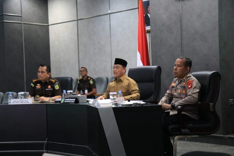"Kebakaran lahan di Kalbar tembus 28.680 hektare. Gubernur Ria Norsan minta bantuan TMC BNPB serta imbau warga disiplin aturan pembakaran perladangan."