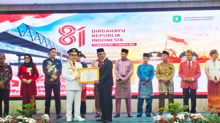"Pemkot Pontianak raih penghargaan Aksi Konvergensi Stunting klasifikasi Baik. Wali Kota Edi Kamtono tegaskan fokus perbaikan gizi dan layanan balita."