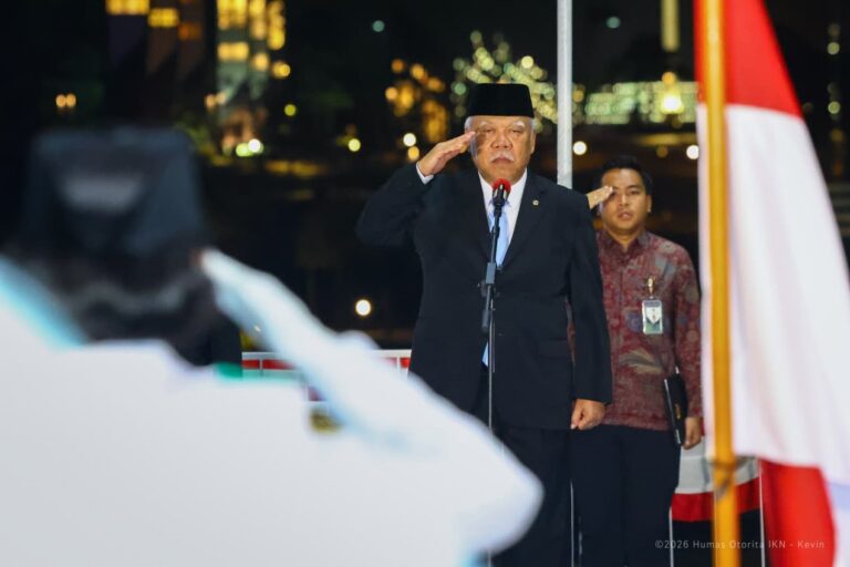 "Otorita IKN menggelar rangkaian peringatan HUT ke-81 Kemerdekaan RI di KIPP Nusantara, mulai dari karnaval, pembagian sembako, hingga upacara bendera."