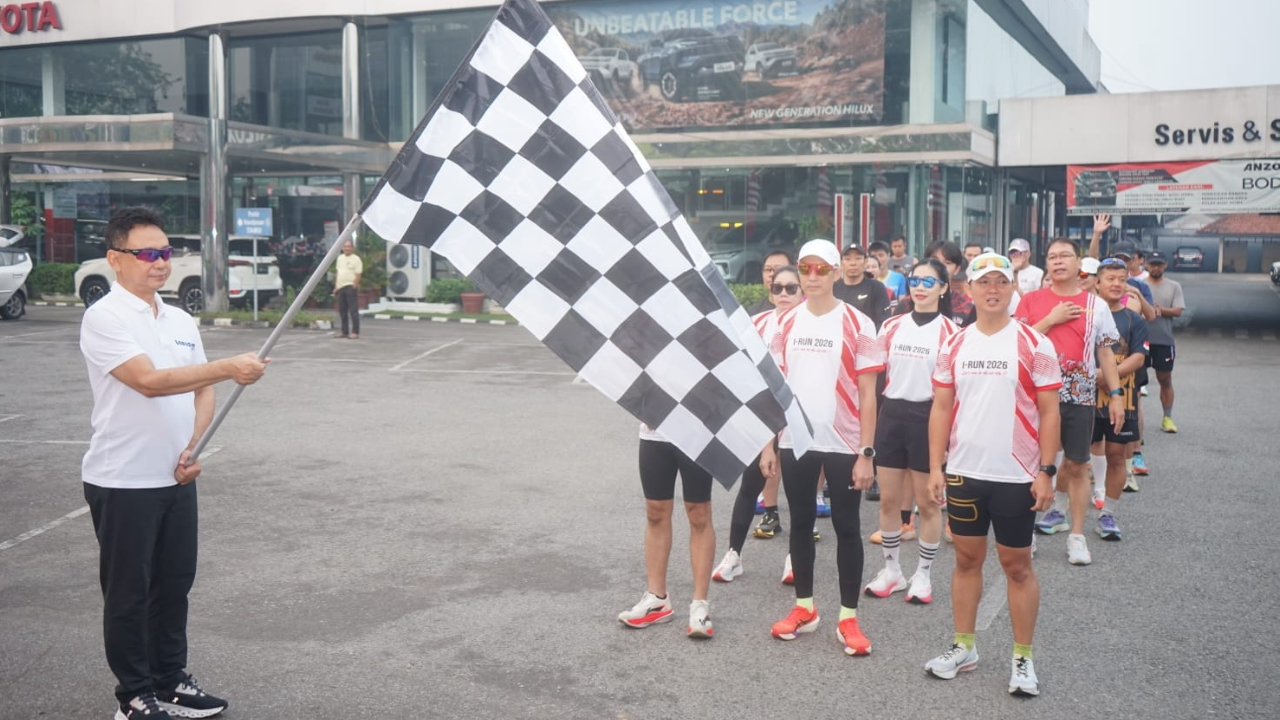 Lari Estafet 350 Km ke Kuching, 3 Pelari Pontianak Rayakan Kemerdekaan RI