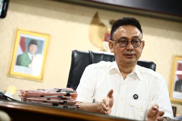 "Pemkot Pontianak meraih nilai 98,2 kategori AA (Istimewa) pada Penilaian Indeks Reformasi Hukum 2026 dari Kementerian Hukum RI."