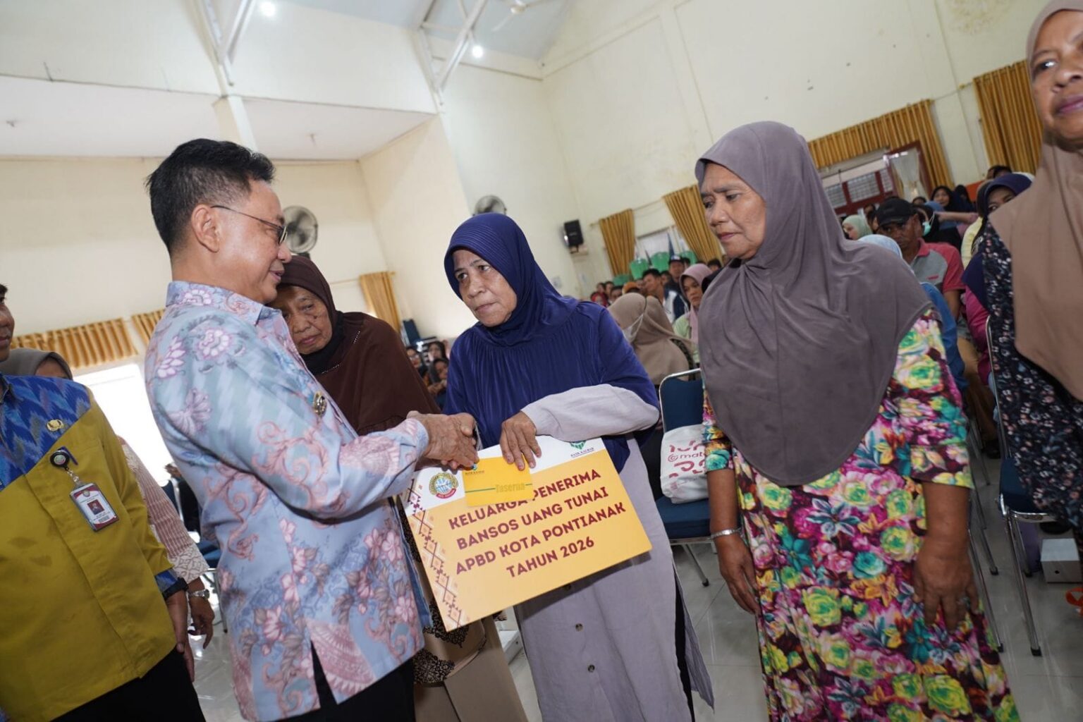 Pemkot Pontianak Salurkan Bantuan Tunai Rp600 Ribu bagi 273 Keluarga di Pontianak Timur