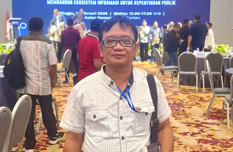 "PWI Kalbar mengecam dugaan intimidasi terhadap wartawan di Ketapang terkait berita program SPPG dan mendesak penyelesaian sengketa melalui UU Pers."