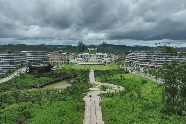 "Realisasi investasi IKN di Kabupaten Penajam Paser Utara anjlok ke angka Rp501,7 miliar pada semester I 2026 di tengah ketidakpastian regulasi Keppres pemindahan ibu kota."
