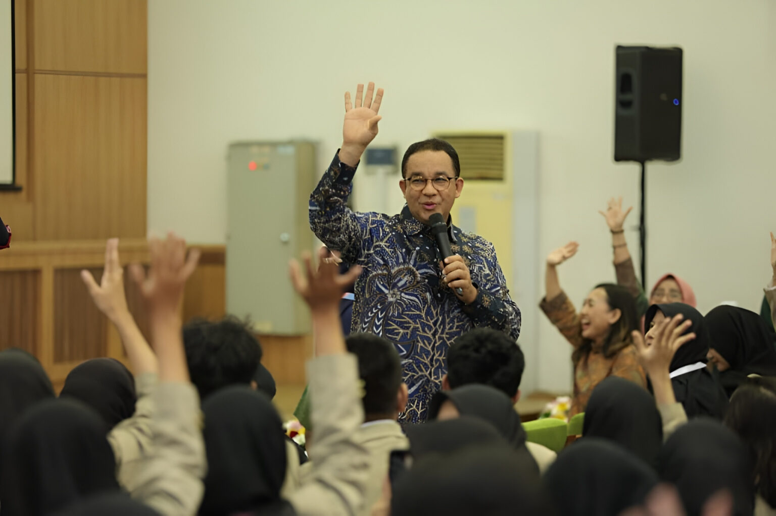 Di Hadapan 11 Ribu Maba UGM, Anies Baswedan Lontarkan Pesan Politis: “Lulus Nanti, Pemerintahan Sudah Ganti”