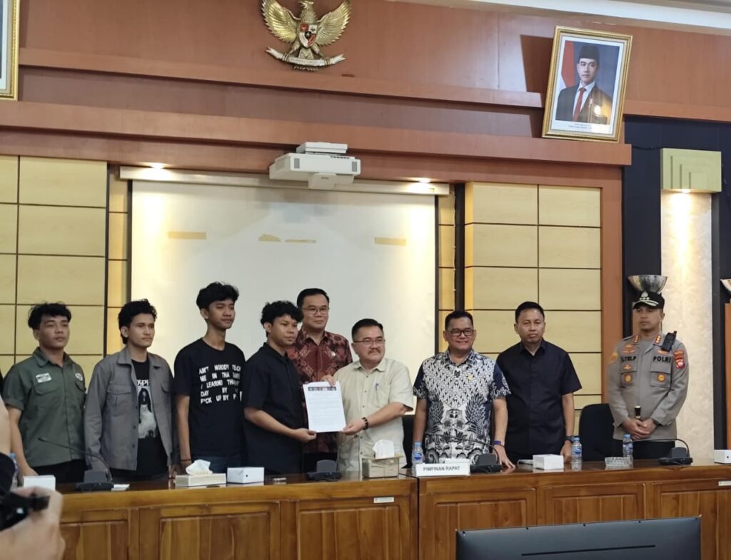 DPRD Kalbar Sepakat Untuk Tolak Mencabut Perda No 1 Tahun 2022