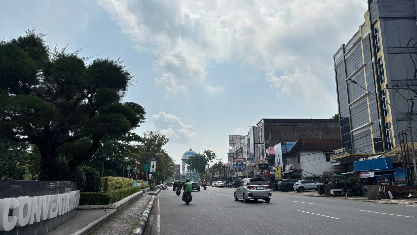 Terkepung Polusi Karhutla Sejak Malam, Udara Pontianak Senin Pagi Melonjak Mendekati Level Tidak Sehat