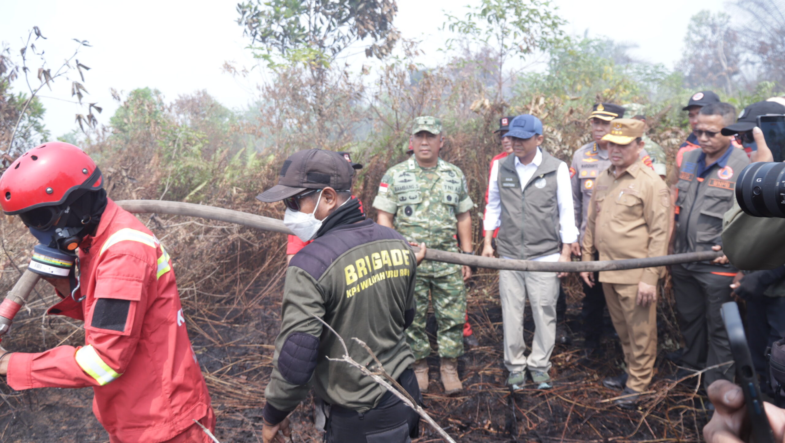 Menhut dan Gubernur Kalbar Tinjau Karhutla Kubu Raya, Waspadai Puncak El Nino