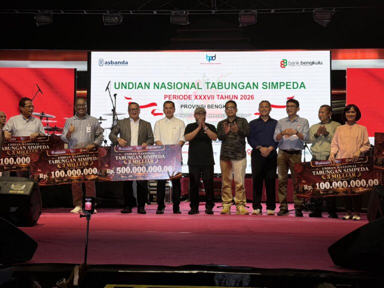 "Nasabah Bank Kalbar memenangkan hadiah utama Rp500 juta dalam Penarikan Undian Nasional Tabungan Simpeda BPDSI Periode XXXVII-2026 di Bengkulu."