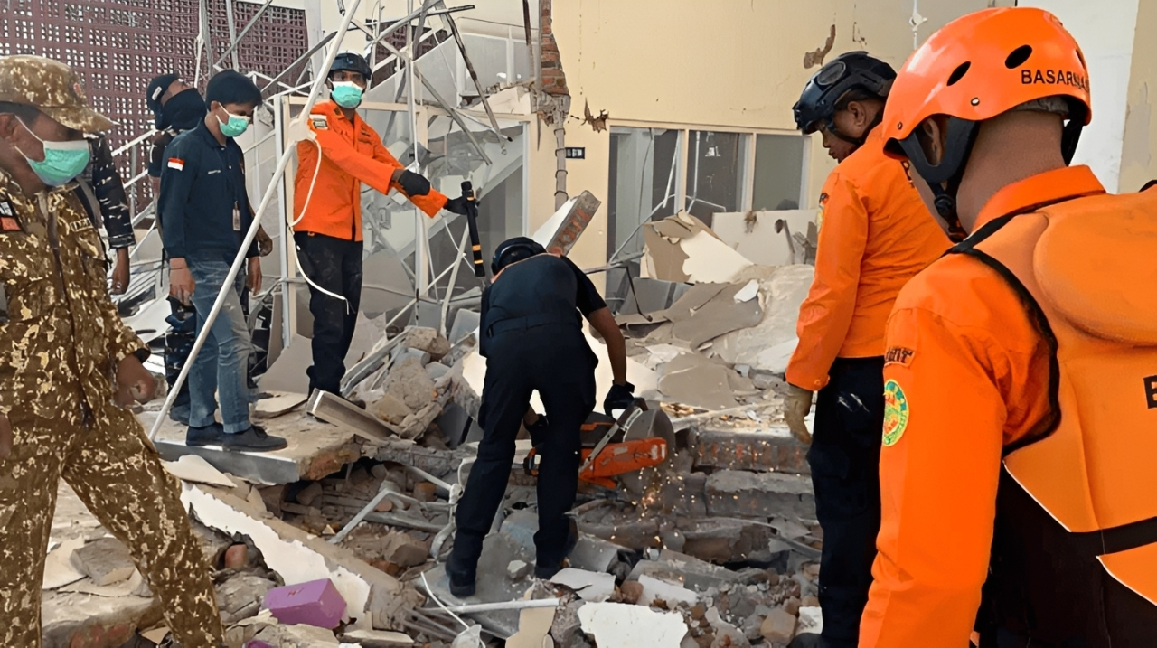 Korban Meninggal Gempa M 7,7 NTT Melonjak Jadi 14 Orang, Puluhan Bangunan Roboh
