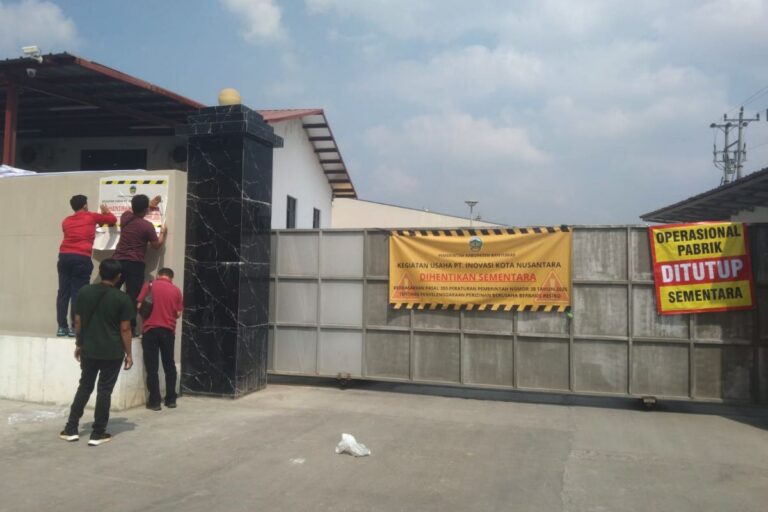 "Pemkab Banyumas segel pabrik hebel PT IKN di Rawalo karena serobot 1,8 hektare lahan pangan KP2B; Bupati Sadewo Tri Lastiono surati Menteri Pertanian."