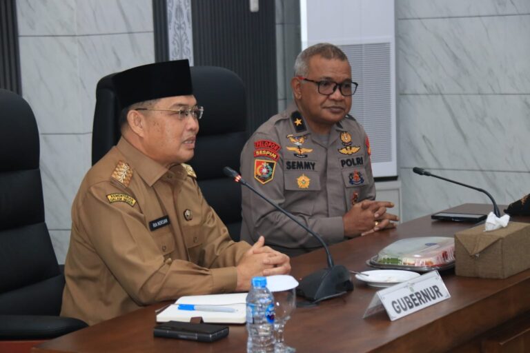 "Pemprov Kalbar bersama Satgas Edukasi Sespimti Dikreg 36 perkuat pencegahan karhutla dan edukasi bahaya bakar lahan gambut di wilayah rawan kebakaran."