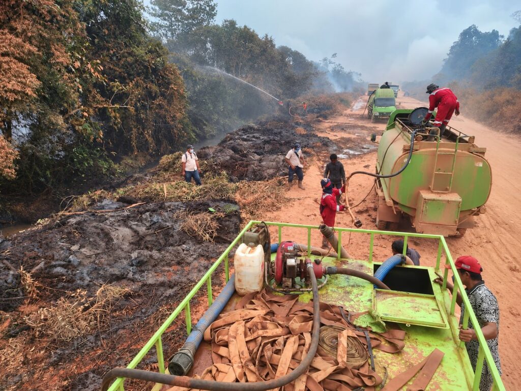 Cegah Rambatan Lahan Gambut, Dua Perusahaan Bangun Sekat Bakar di Perbatasan Konsesi Ketapang