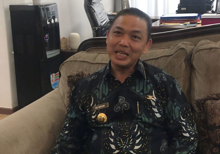 "Sebanyak 500 atlet Kalbar dan Kalteng siap berlaga pada Kejuaraan Taekwondo Piala Gubernur Kalbar Superchamp Championship 3 di GOR Perbasi Pontianak."