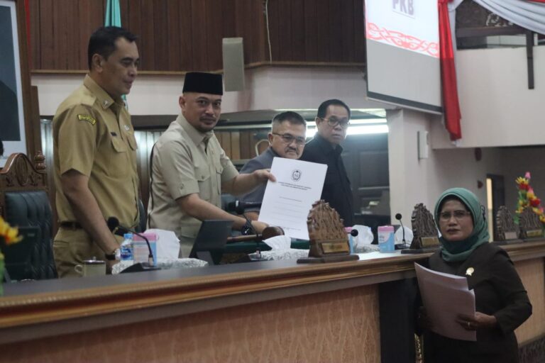 "Belanja Perubahan APBD Kalbar 2026 naik tembus Rp6,21 triliun, Plh Sekda Hendra tegaskan penambahan anggaran diprioritaskan untuk tangani karhutla dan infrastruktur."