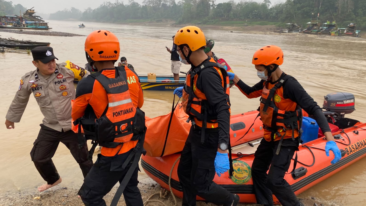 Tiga Hari Pencarian, Anak Tenggelam di Sungai Pinang Melawi Ditemukan Meninggal