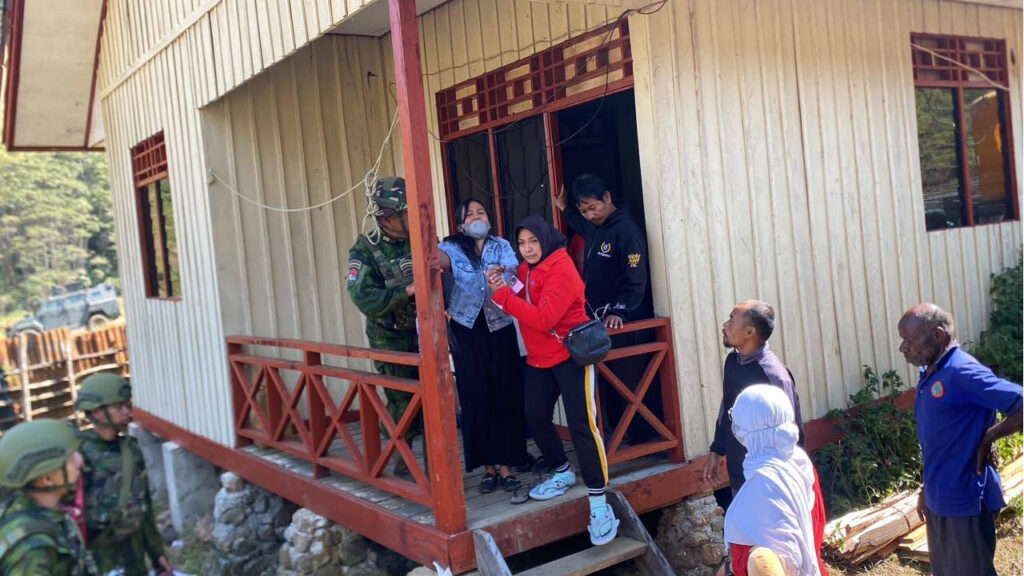 Koops TNI Habema Gelar Evakuasi Udara Kilat, Selamatkan Warga Sipil dan Guru dari Zona Rawan Mbua
