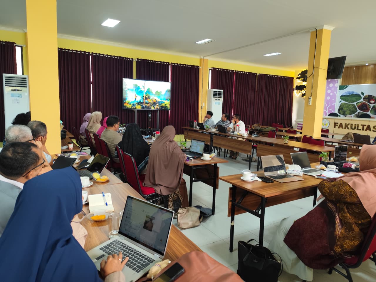 Fahutan Untan dan PT HKI Perpanjang Kerja Sama Konsesi PT HKI Restorasi Ekosistem Pasca Kebakaran