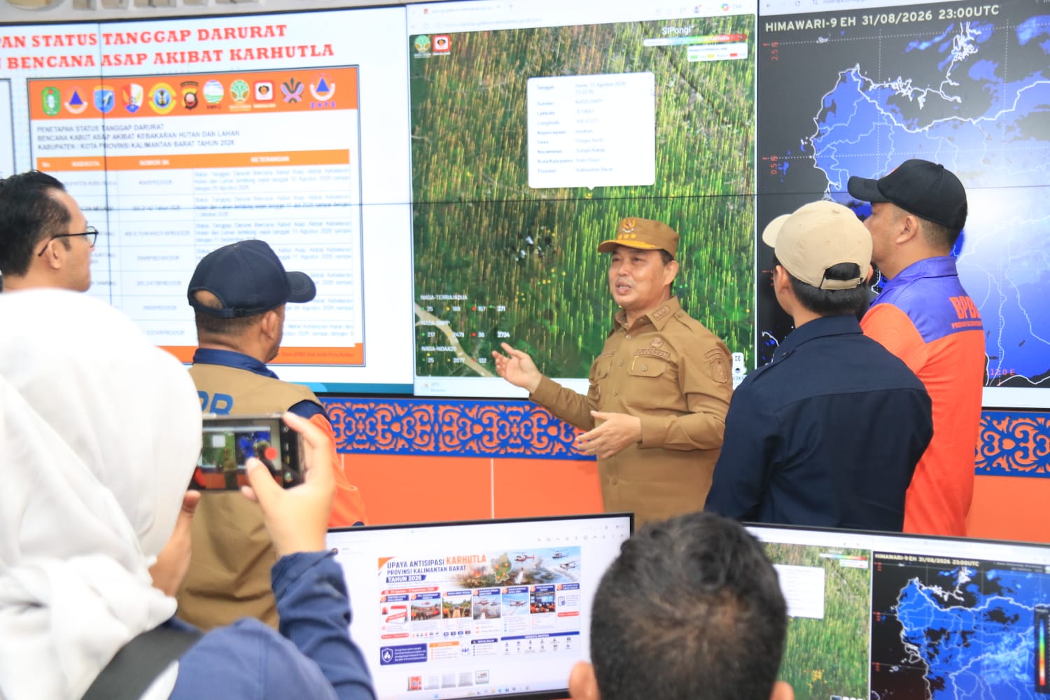 Tinjau Titik Panas di Kubu Raya, Gubernur Ria Norsan Minta Penegakan Hukum Karhutla Diperketat