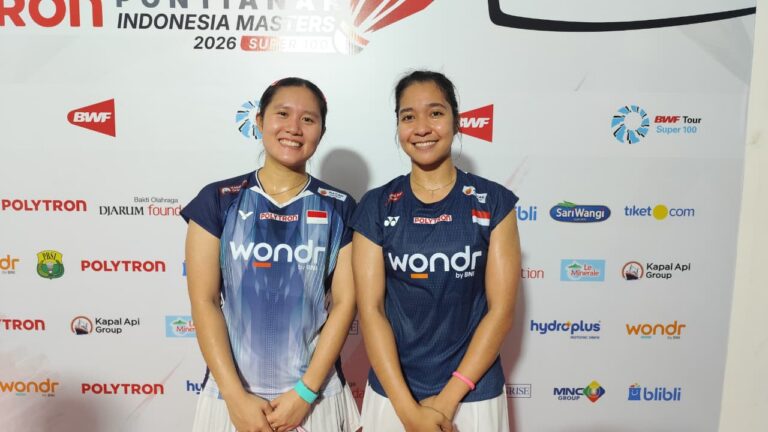 "Ganda putri Lanny Tria Mayasari/Ester Nurumi sukses kalahkan wakil Singapura dua gim langsung untuk rebut tiket 16 besar Polytron Pontianak Indonesia Masters 2026."