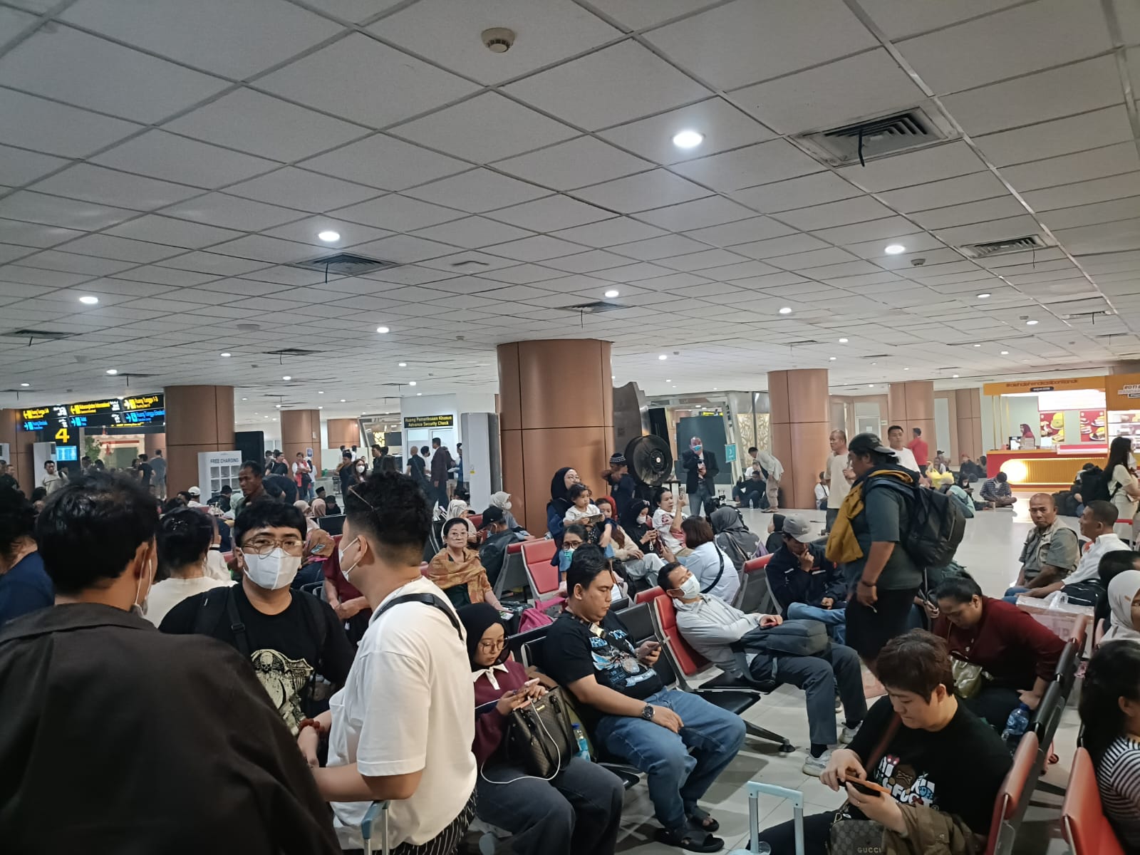 Kabut Asap Pekat Batasi Jarak Pandang, Delapan Penerbangan di Bandara Supadio Dibatalkan