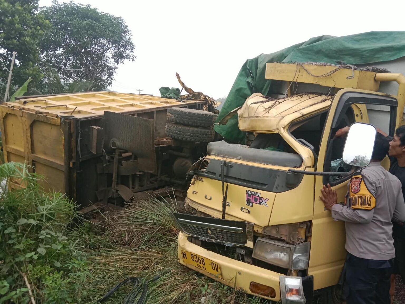 Dua Truk Adu Banteng di Trans Kalimantan Km 48 Kubu Raya, Sopir dan Penumpang Luka-Luka
