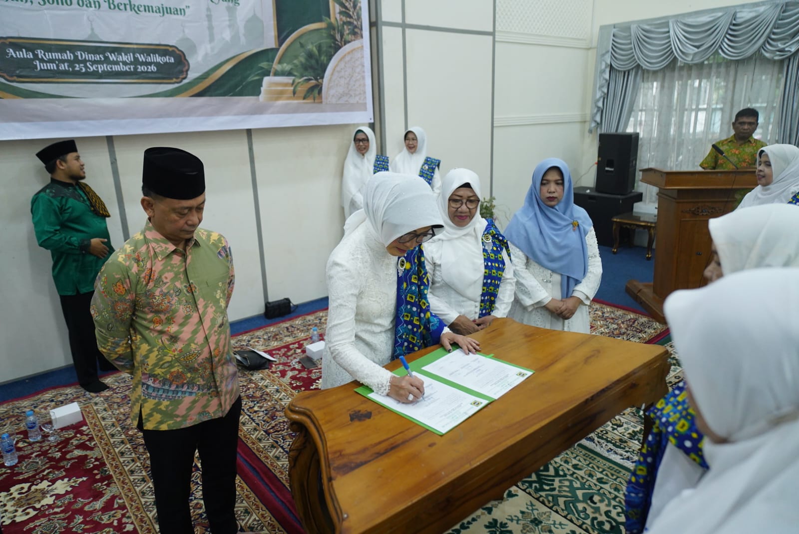 Lantik Pengurus Tiga Kecamatan, Wali Kota Pontianak Dorong Penguatan Majelis Taklim