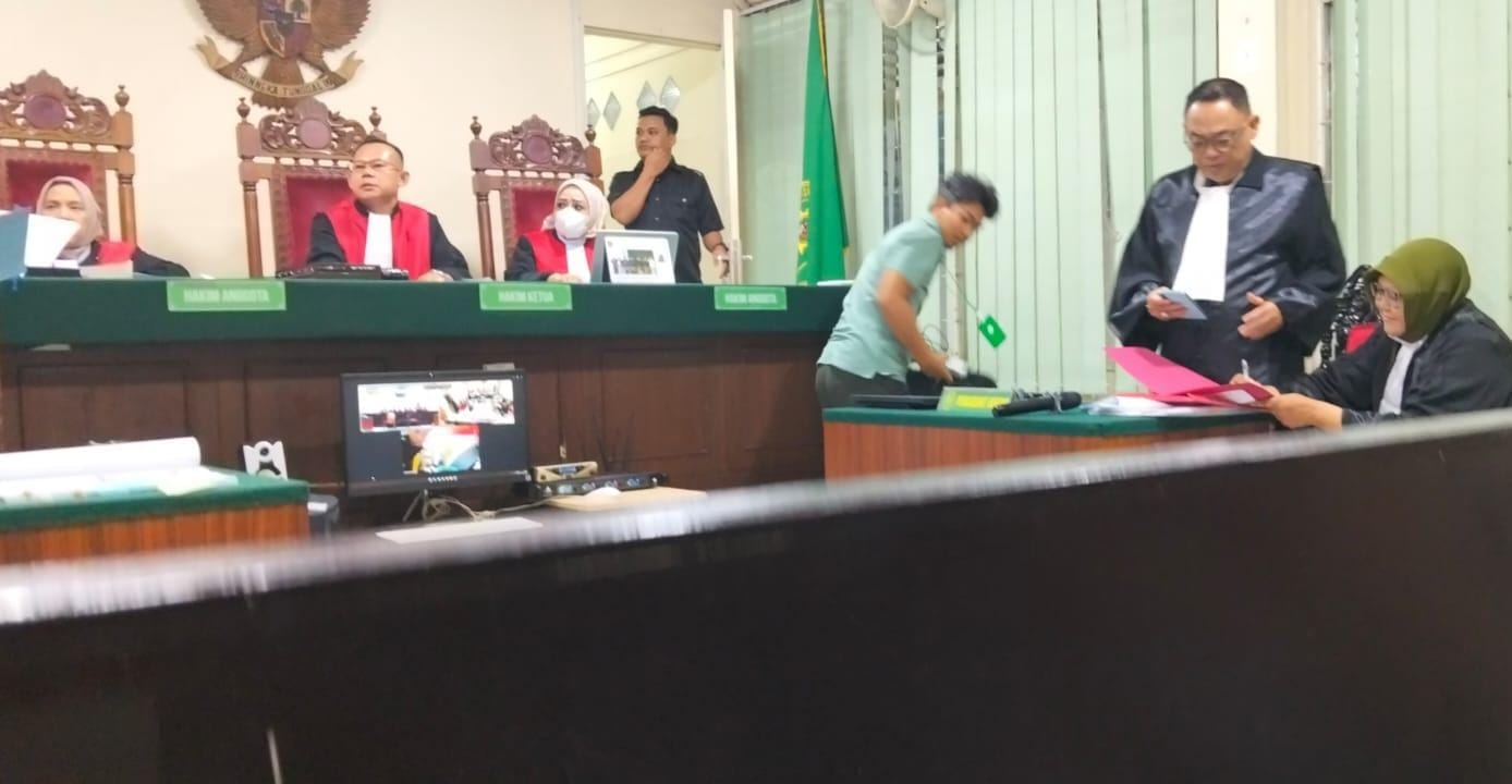 Jelang Putusan Kasus Pemalsuan Akta Lahir Anak Oleh STA di Pontianak, Terdakwa Belum Juga Ditahan
