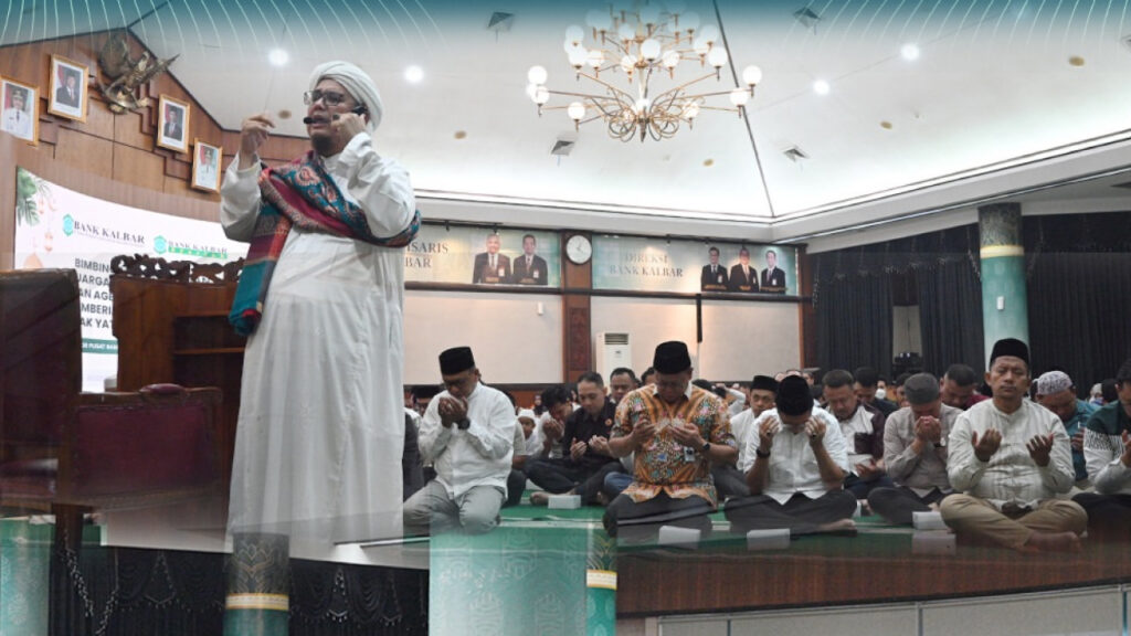 Hadapi Kemarau Panjang, Bank Kalbar Gelar Sholat Istisqa dan Santuni 50 Anak Yatim