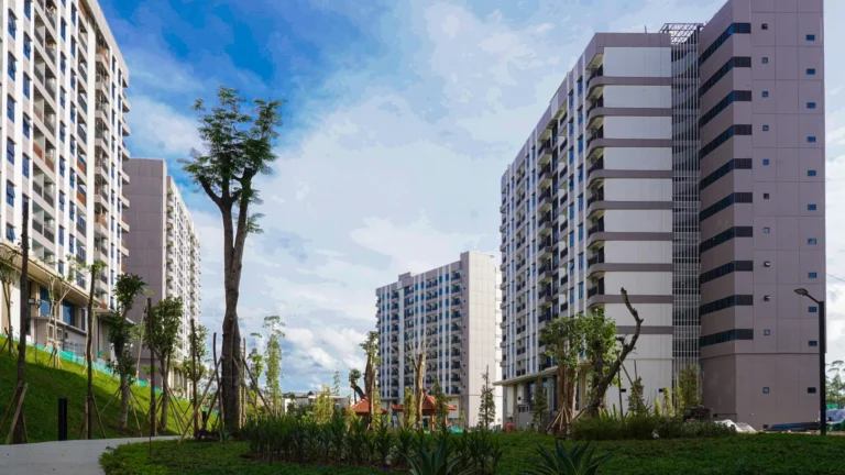 "Pembangunan rusun MBR di IKN capai progres fisik 85 persen dan ditargetkan rampung Oktober 2026, empat tower TNI rampung 100 persen."
