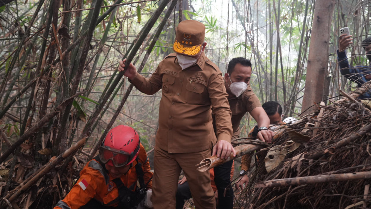 Pemprov Kalbar Perkuat Penanganan Karhutla dan Suplai Logistik di Bukit Peramas