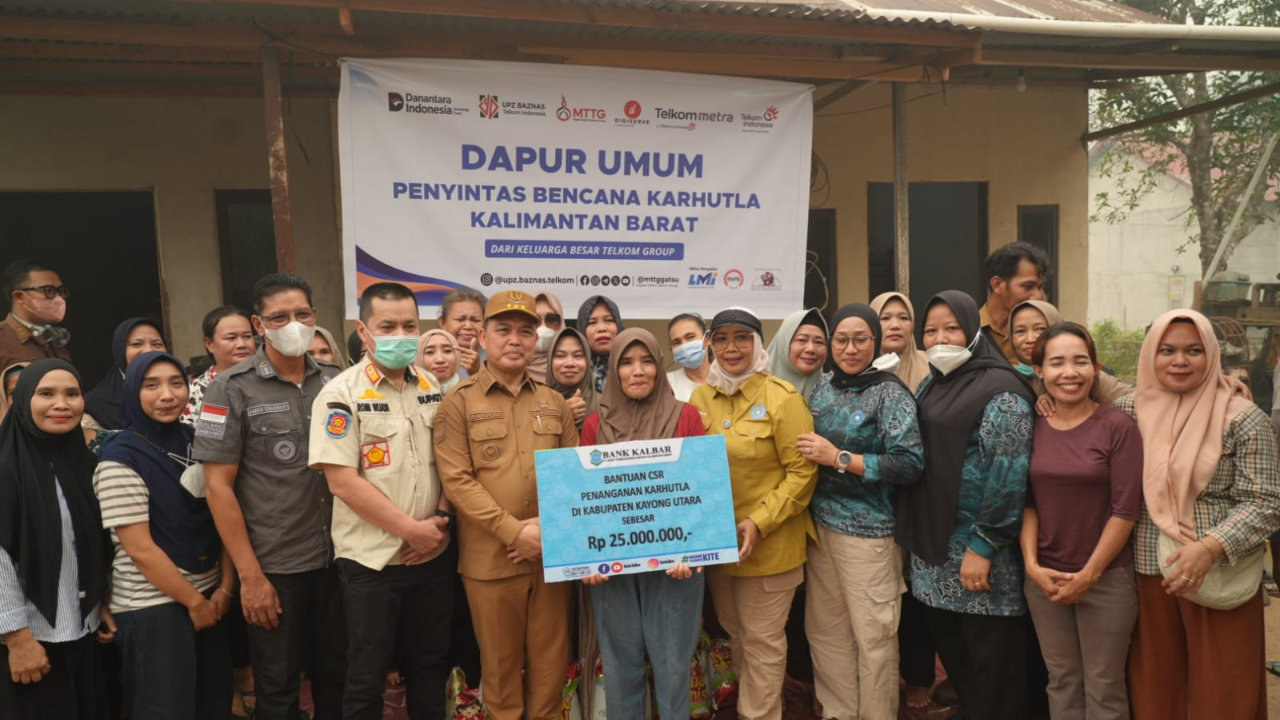 Pemprov Kalbar Salurkan Bantuan Logistik dan Dana Dapur Umum Karhutla di Kayong Utara