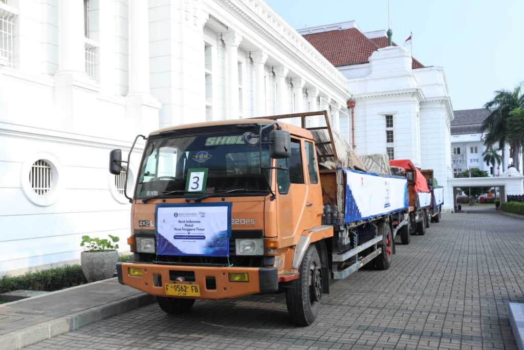 Percepat Pemulihan NTT, Posduklognas Halim Distribusikan 17,6 Ton Logistik Gempa