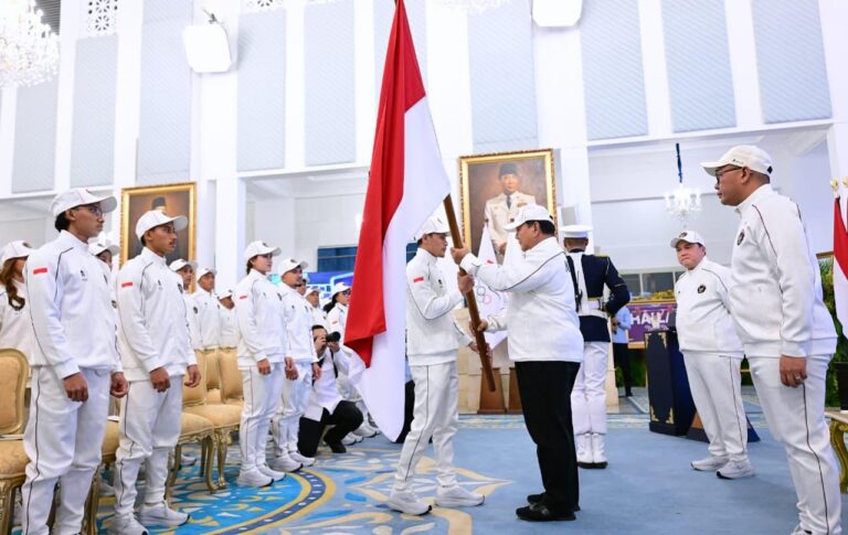 "Presiden Prabowo Subianto resmi melepas 432 atlet Indonesia dari 35 cabang olahraga untuk bertanding pada Asian Games XX Aichi-Nagoya 2026 di Jepang."