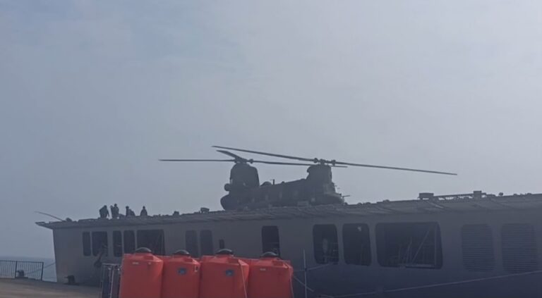 "Jepang resmi akhiri misi karhutla di Kalimantan; Menhan Shinjiro Koizumi tarik tiga helikopter Chinook SDF usai jatuhkan 220 ton air di Kalbar."