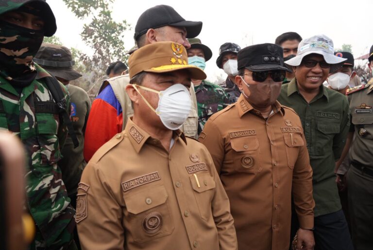 "Pemprov Kalbar dan Pusat siapkan anggaran karhutla Rp60 miliar melalui BTT Perubahan APBD 2026 untuk pemadaman suntik gambut, logistik relawan, dan penanganan medis."
