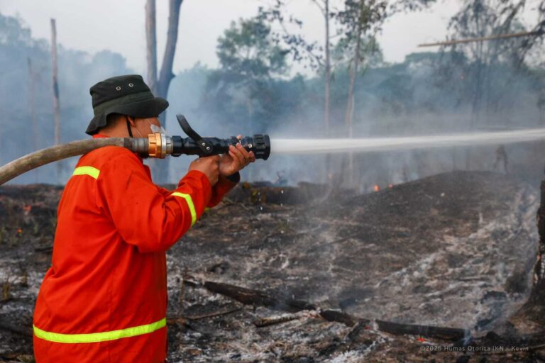 "Otorita IKN perkuat mitigasi cegah karhutla lewat fitur panic button, larangan bakar lahan, dan pelatihan olah tanah tanpa bakar bagi petani di KIPP."